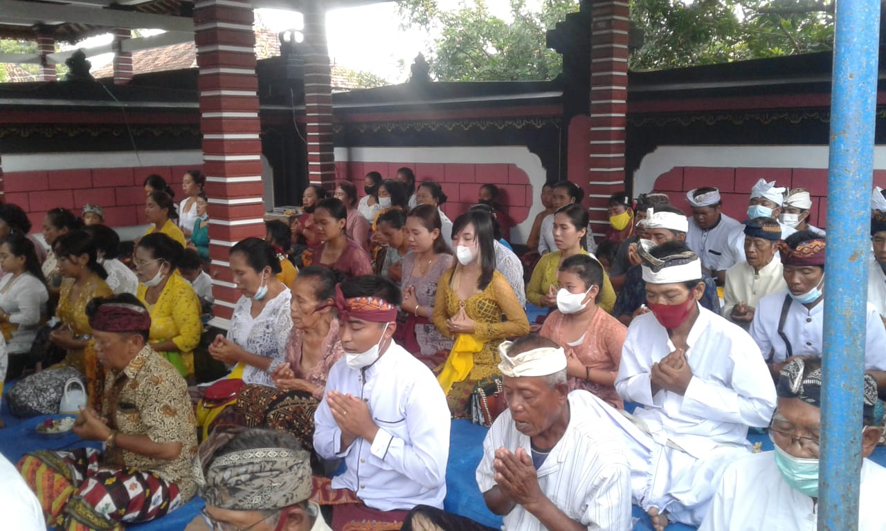 Umat Hindu Menyambut Hari Suci Galungan Dengan Penuh Kebahagiaan ...